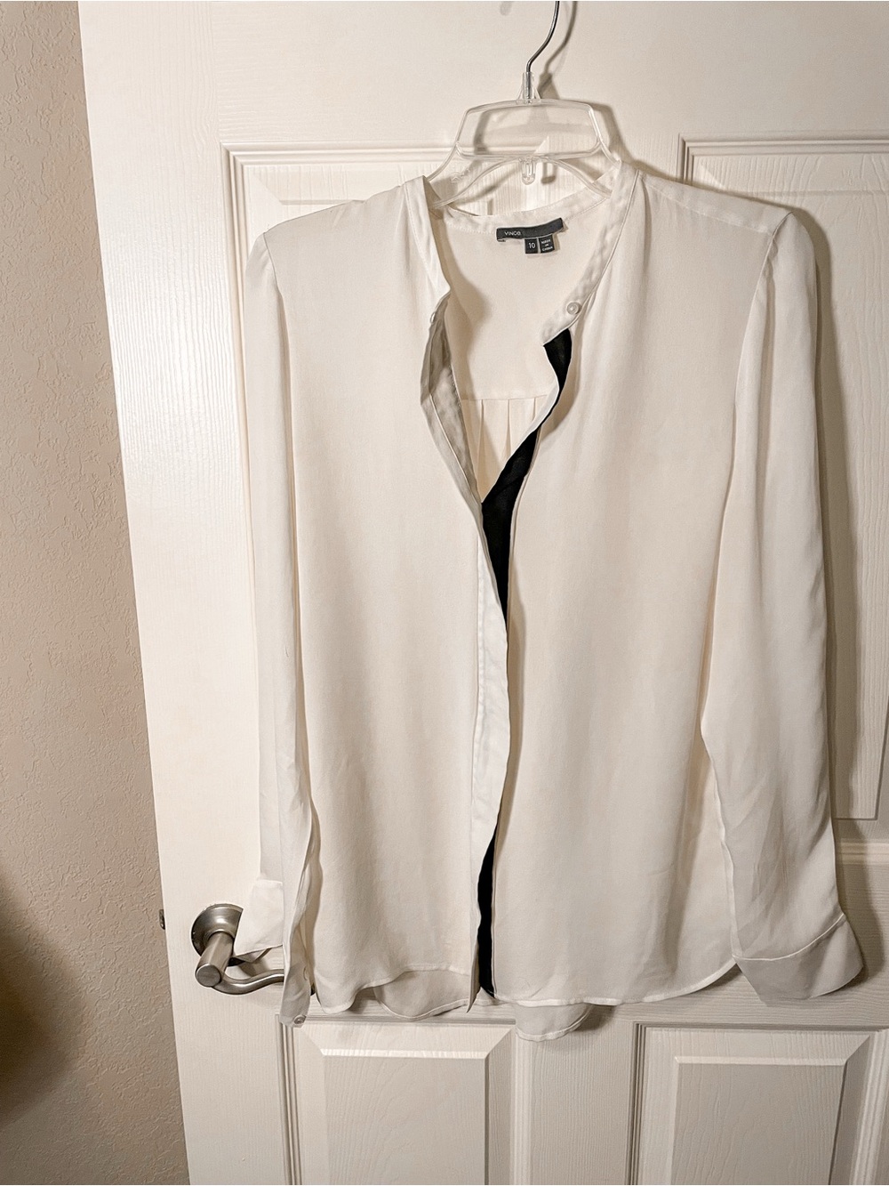 Vince 100% Silk Ivory Long Sleeve Collarless Blouse With Black Contrast